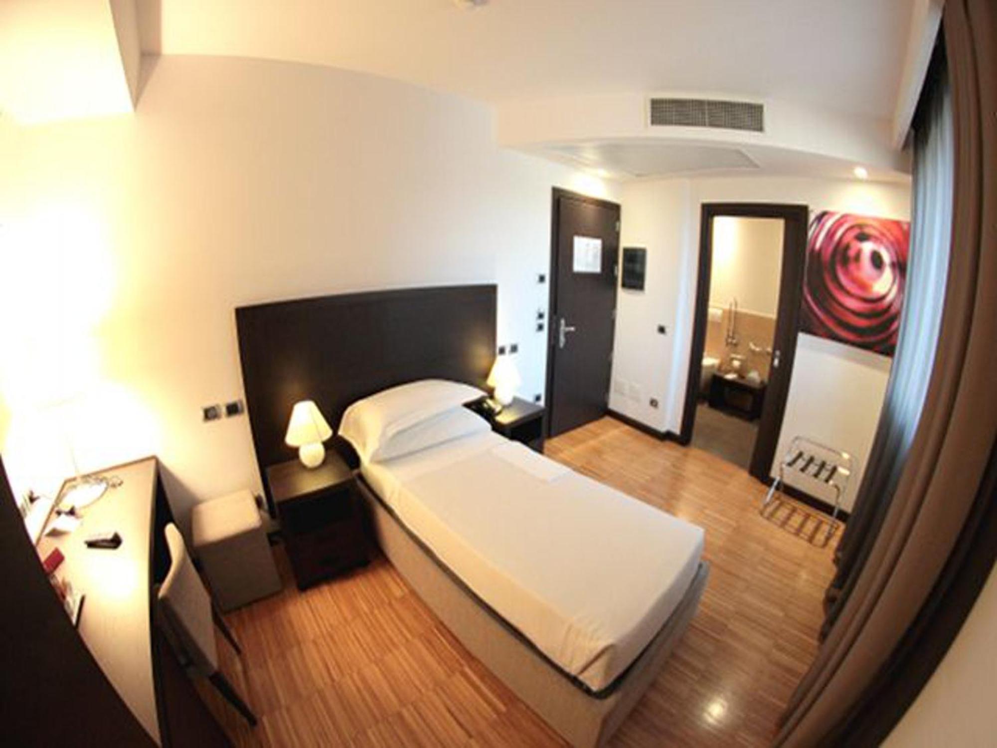 Postumia Hotel Design Oderzo Bilik gambar